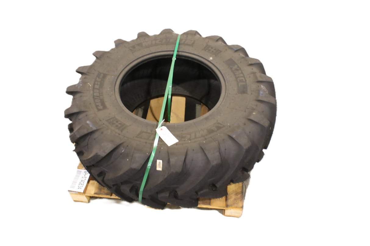 JCB ­-­ 332|W0574 ­-­ MICHELIN 440|80R24 TIRE