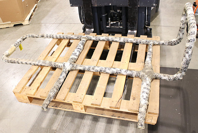 JCB ­-­ 333|K6844 ­-­ HANDRAIL RH