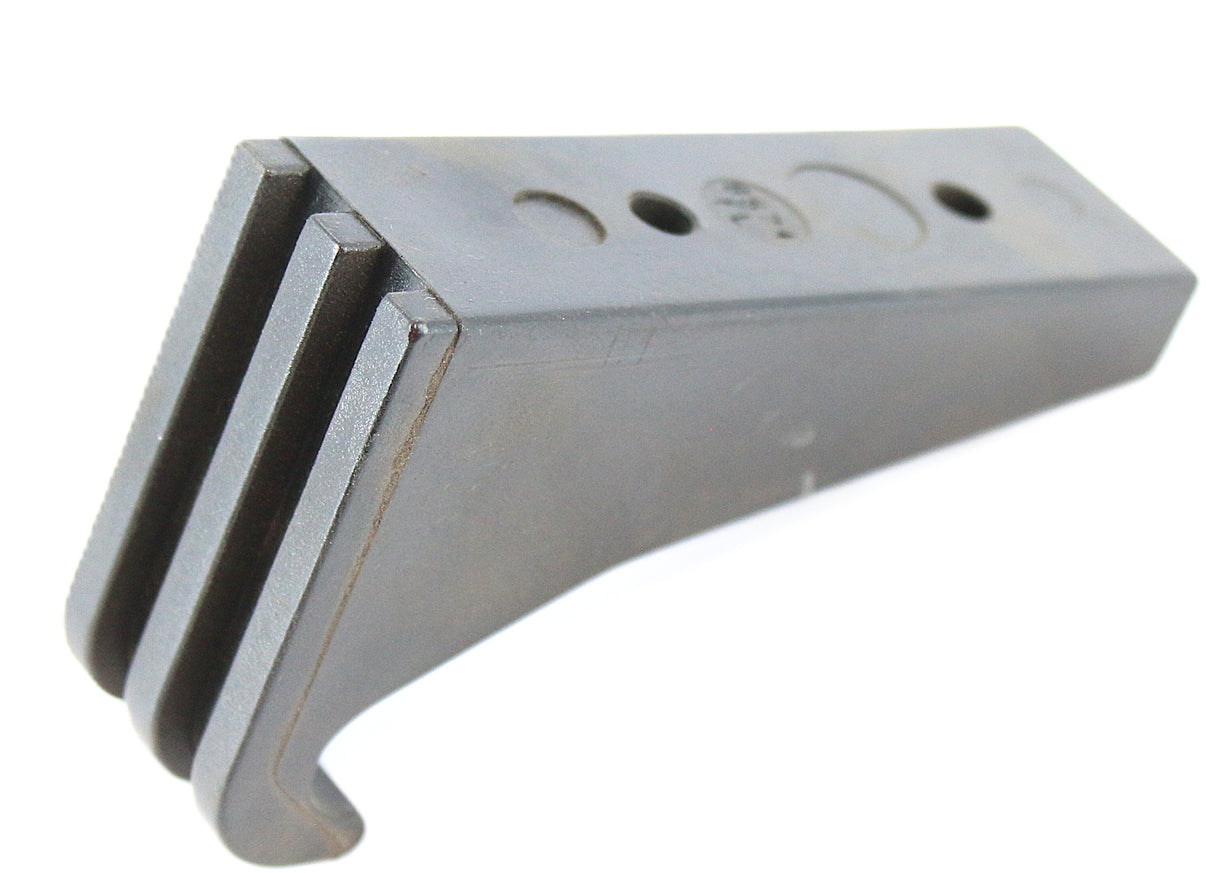 FREIGHTLINER ­-­ 17-13788-000 ­-­ HOOD LATCH