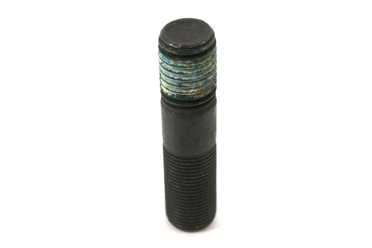 NAVISTAR ­-­ 588760C1 ­-­ WHEEL STUD