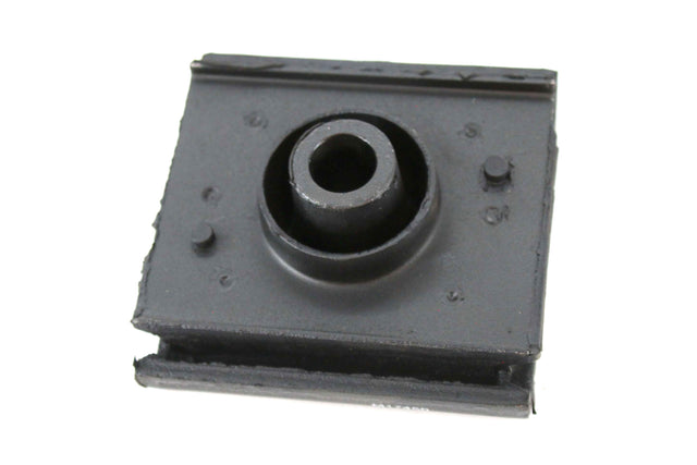 AUTOMANN ­-­ M17450 ­-­ FRONT ENGINE MOTOR MOUNT AND BUSHING