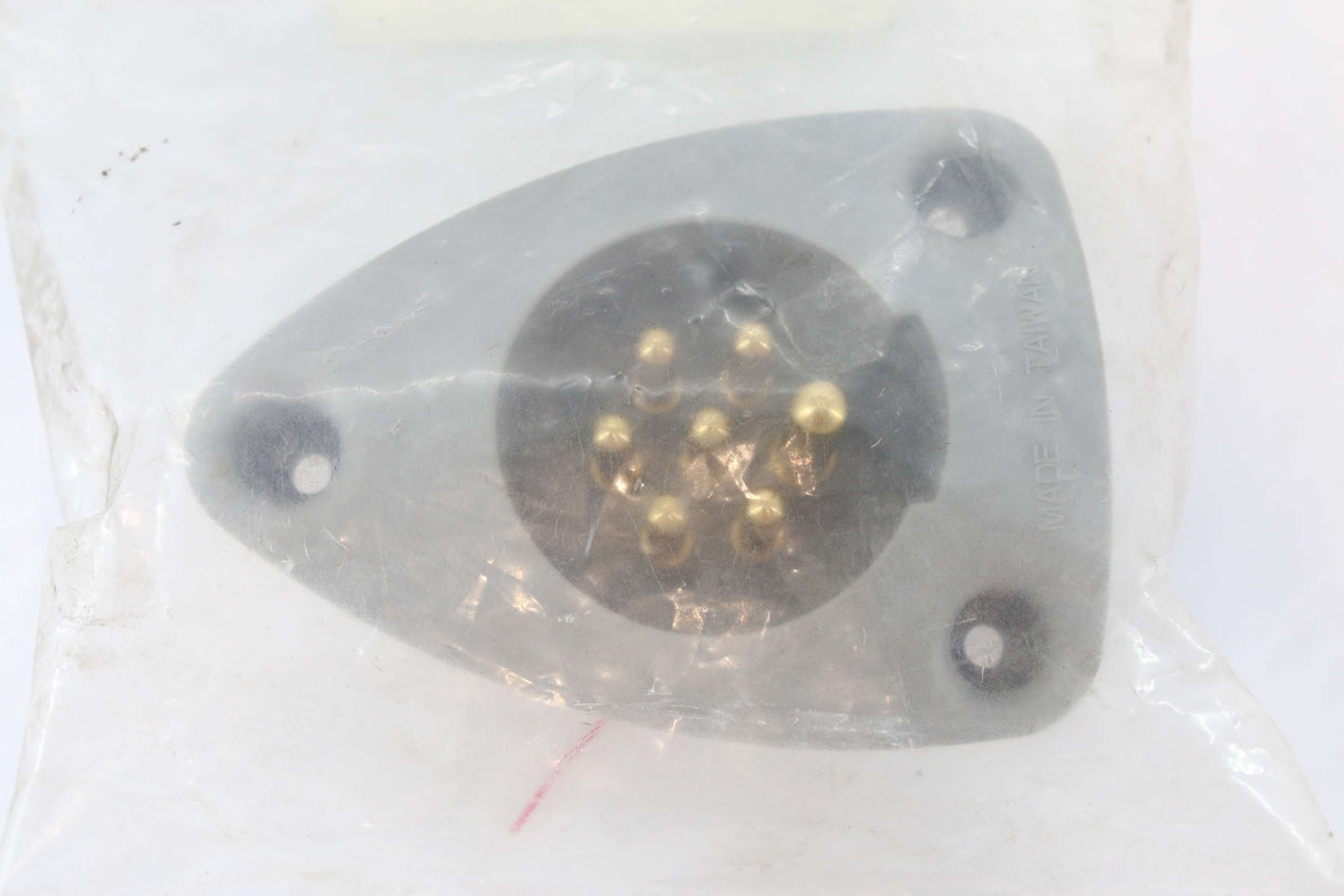 GROTE ­-­ 97900 ­-­ 7-WAY RECEPTACLE