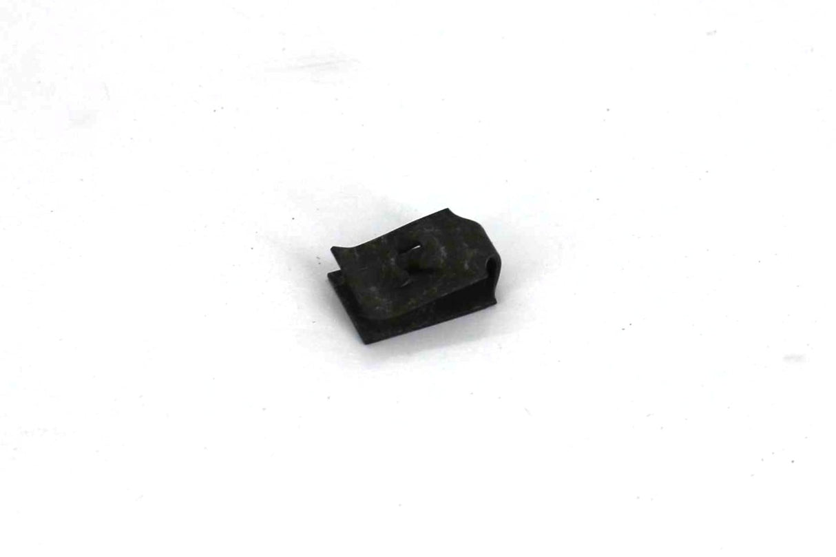 BOBCAT ­-­ 7196025 ­-­ NUT CLIP