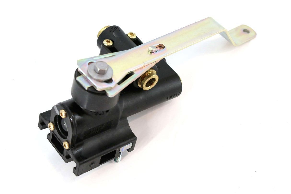 NAVISTAR ­-­ 2607243C94 ­-­ LEVELING VALVE