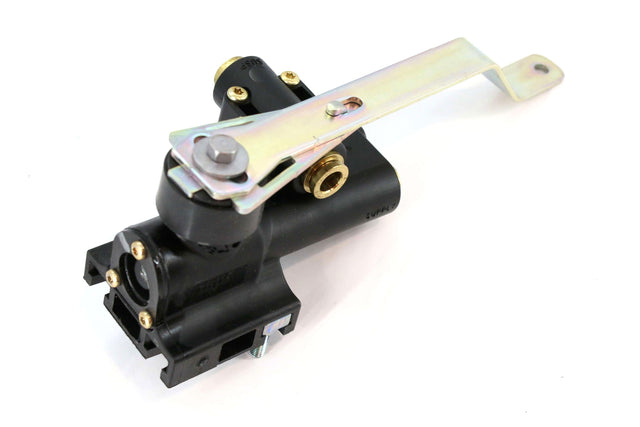 NAVISTAR ­-­ 2607243C94 ­-­ LEVELING VALVE