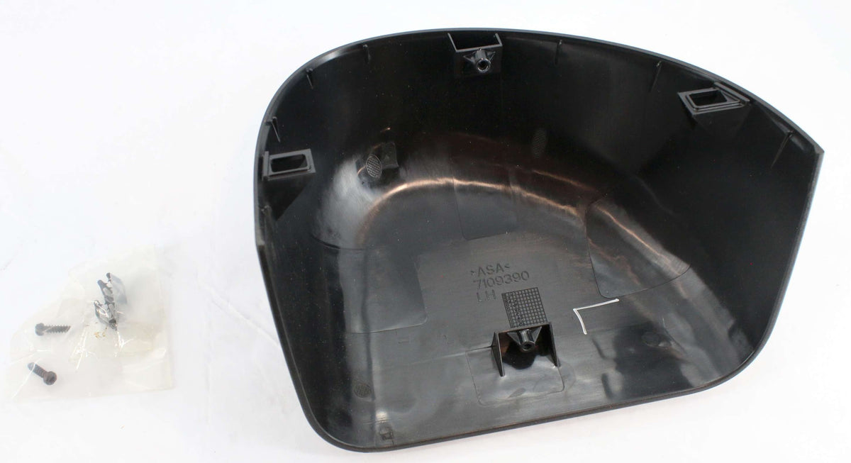 NAVISTAR ­-­ 2522130C91 ­-­ LEFT-HAND BLACK SHELL