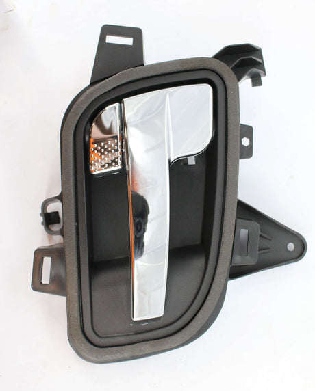 NAVISTAR ­-­ 16908663 ­-­ LH INTERIOR DOOR HANDLE